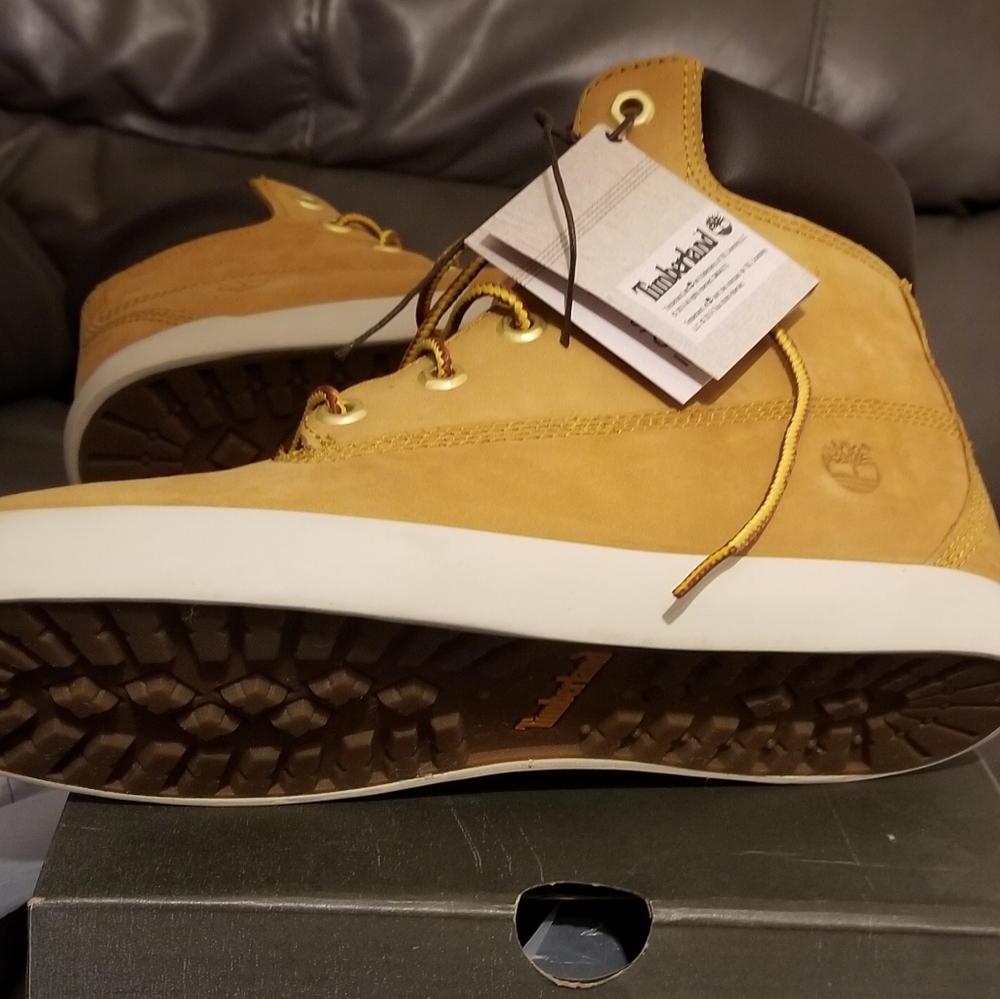 Women's Timberland Flannery 6in Wheat Size 8.5